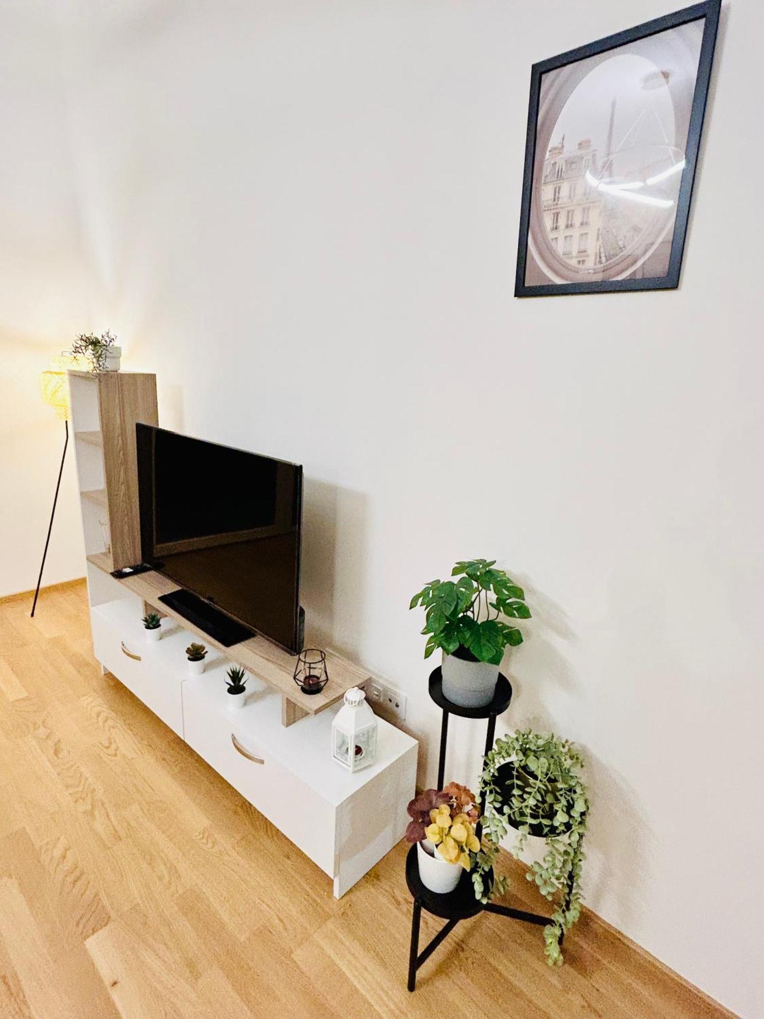 Appartamento New Luxury At Andel Metro Station Praga